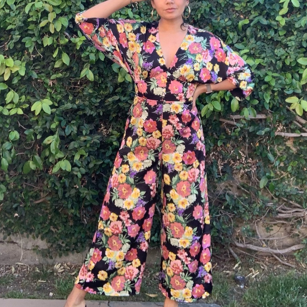 NWT Floral jumpsuit - Picture 2 of 7